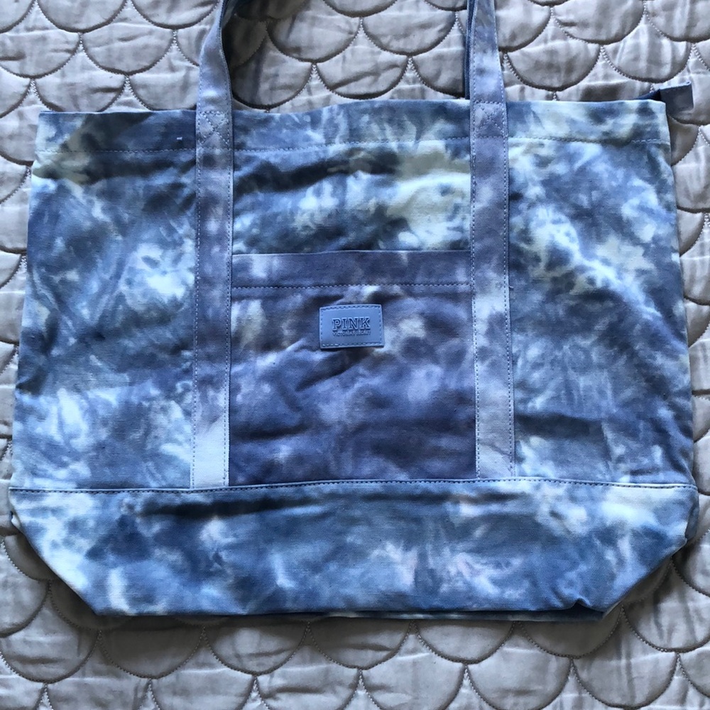 Pink tote with zipper